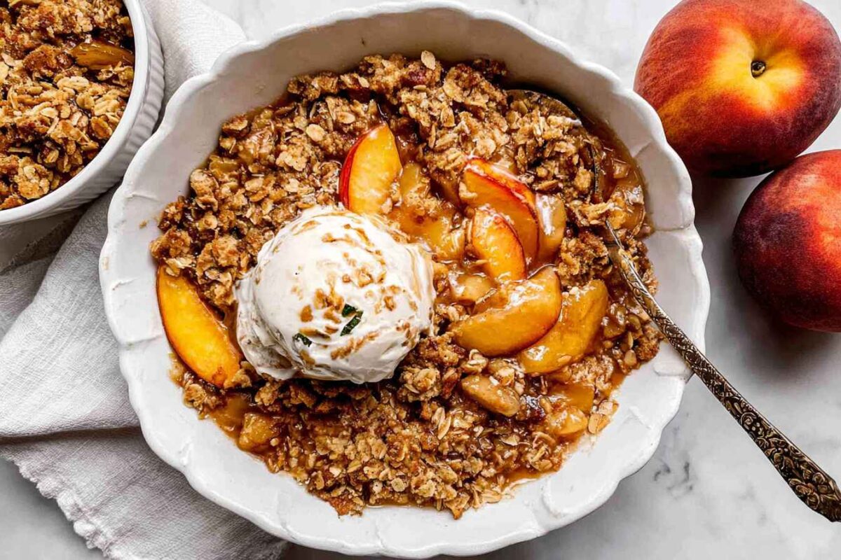 peach crisp with fresh peaches
